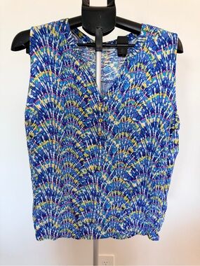 Women’s Sleeveless V-Neck Tank Top in Blue Multi